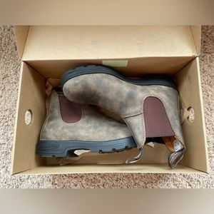 Blundstone 585 BRAND NEW!